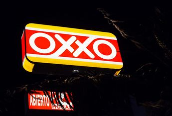 Las tiendas Oxxo tienen horarios establecidos para la venta de alcohol según las leyes de Nuevo León. | Reuters