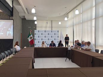 El alcalde de San Pedro, Miguel Treviño dejó "plantados" a los comerciantes en el Congreso de Nuevo León.
