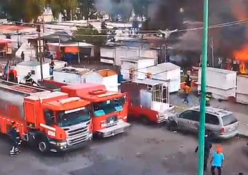 El incendio se habría dado en un asentamiento irregular donde viven alrededor de 30 personas