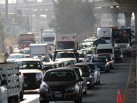 Conoce el estado del tráfico en la autopista México-Puebla, punto de mayor concentración de vehículos por ubicarse al centro del país / Es Imagen