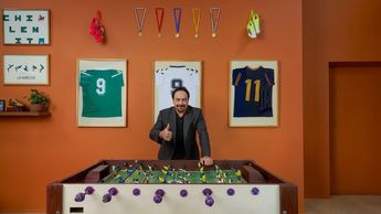 Futbolito, videojuegos, anécdotas y más amenidades promete esta experiencia | Airbnb