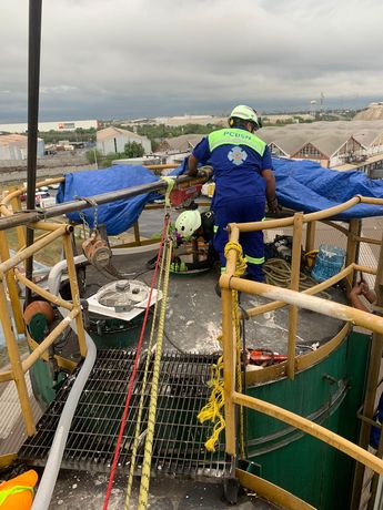 Rescate de trabajador en San Nicolás. / PC Estatal