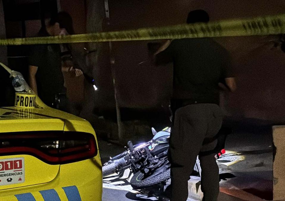 La versión oficial señala que una persona a bordo de una motocicleta habría sido la agresora del fallecido en Monterrey. | Cortesía