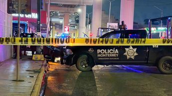 Patrulla de la Policía Municipal de Monterrey durante un operativo de seguridad