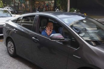 Mario Delgado a bordo de un vehículo. | Ariana Pérez