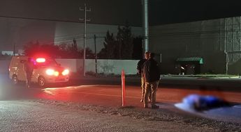 El incidente provocó que la vialidad colapsara por momento en la noche. | Israel Santacruz