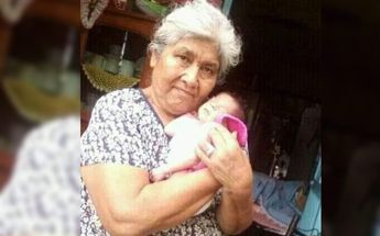 María de la Luz Rivera y su bisnieto | Cortesía
