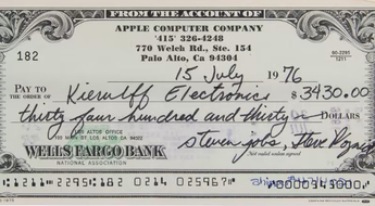 Cheque firmado por Steve Jobs/ Especial