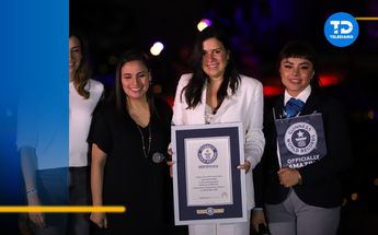 Lorenia Canavati recibió el reconocimiento del Récord Guinness. / Jorge López