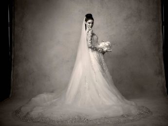 Nadia Ferreira luciendo su espectacular vestido de novia.