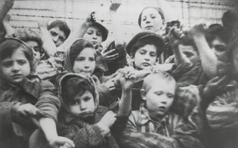 Menores de edad que vivieron el Holocausto / Twitter@AuschwitzMuseum