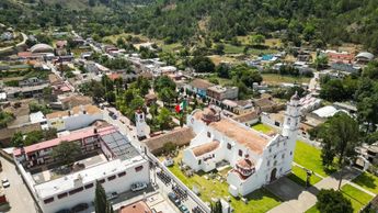 Zautla forma parte de la Sierra Norte de Puebla, colindando con municipios como Zacapoaxtla e Ixtacamaxtitlán / Cortesía Feria del Durazno