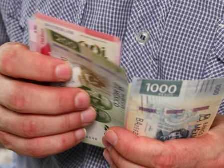 El precio del dólar se ha mantenido en menos de las 17.70 unidades | iStock