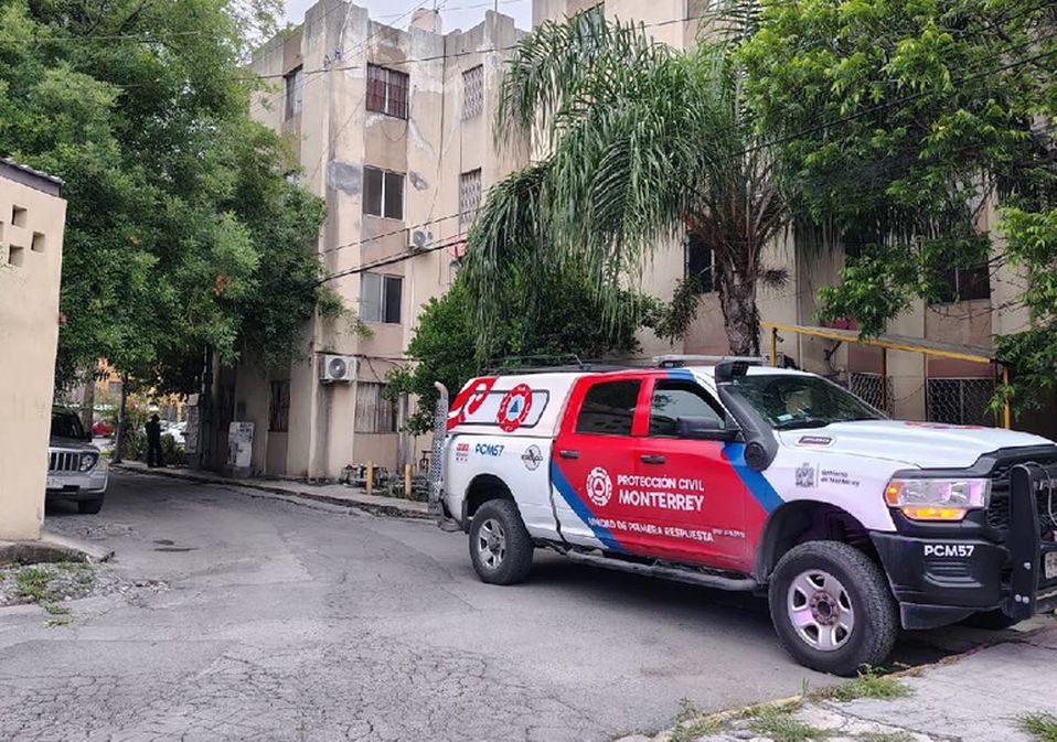 Esta situación se presenta sobre la calle Ruperto Martínez frente al edificio 4, entre Espinosa y Agustín Melgar en Monterrey. | Agustín Martínez