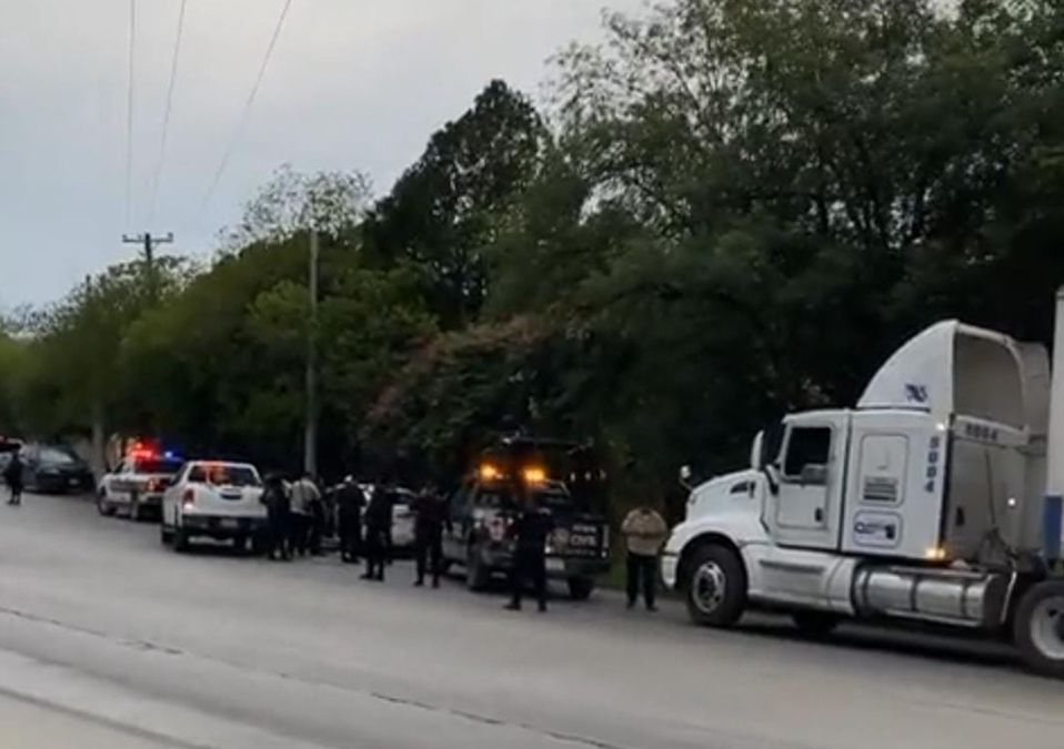Pelea entre conductores deja un hombre baleado y un detenido en Allende. / Especial