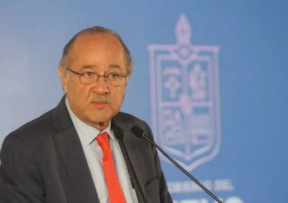 Javier Navarro asegura que obtuvo suspensión en proceso en su contra