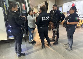 Ambas menores fueron entregadas sanas y salvas a sus familiares tras ser rescatadas en la Central Camionera | Juan Carlos Munguía