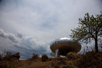 Ovni de Atlimeyaya / Andrés Lobato