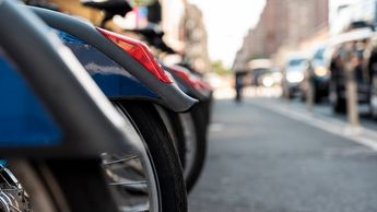 El precio de los estacionamiento se ajustará en plazas comerciales | Freepik