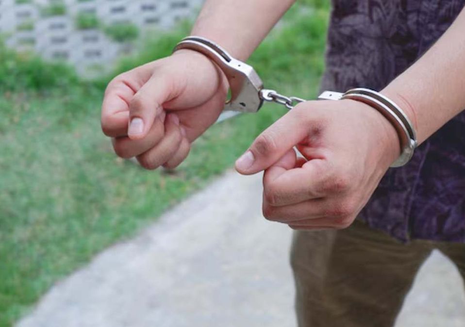 El asaltante serial fue detenido en compañía de otros dos menores durante un robo con violencia en Apodaca. | Archivo