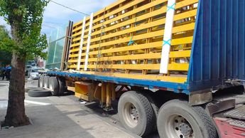 La carga de la unidad estaba compuesta por 60 piezas de vidrio. | Cortesía