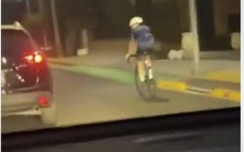 Ciclista fuera de vía libre de San Pedro