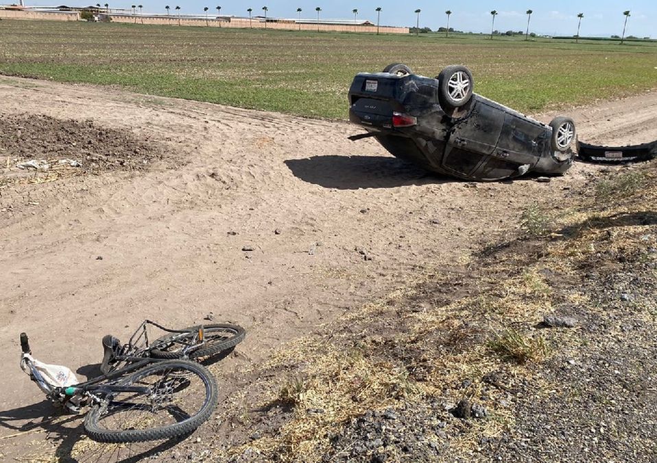 Volcadura en autopista Torreón-San Pedro deja dos lesionados