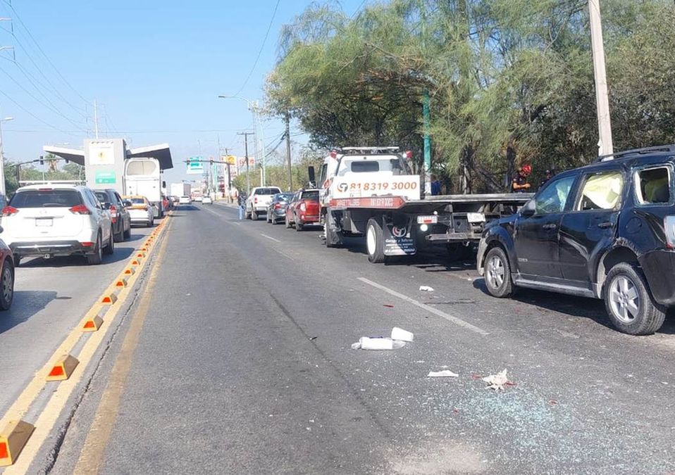 Avenida Ruiz Cortines fue cerrada parcialmente por el siniestro. | Leyda Estrada