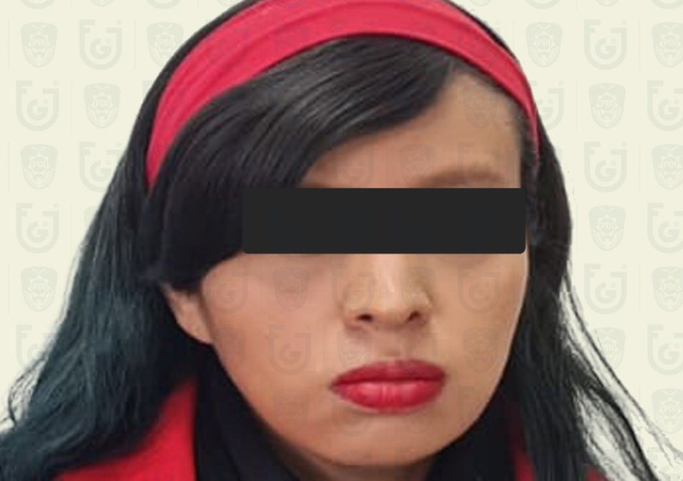 Nayelli es vinculada a proceso por grabar a sus hijas en paños menores y a sus alumnas dentro de una escuela. / FGJ CdMx