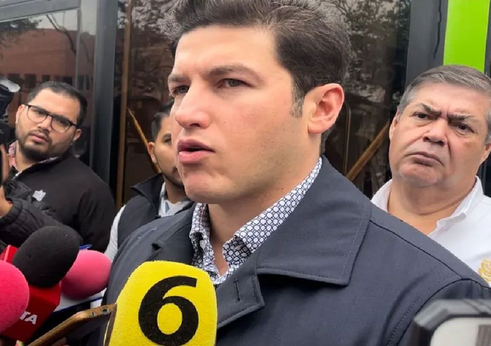 Samuel García atribuye olor de gas a refinería de Cadereyta