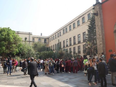 Al escuchar la alerta sísmica realiza las indicaciones de seguridad. |