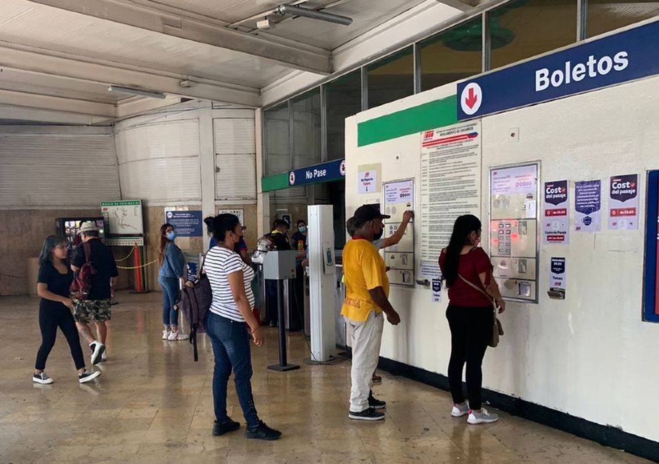 Sube la tarifa del Metro de Monterrey; usuarios de tarjeta MIA pagarán $5.60 / Pedro Delgado
