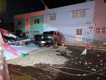 El conductor abandonó la camioneta antes de la llegada de la Policía de Guadalajara. | Javier León