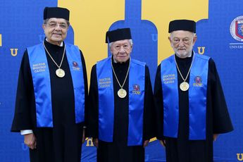 López Tarso junto al escritor nicaragüense Sergio Ramírez (izq.) y el ex rector de la UNAM, José Sarukhán. | Cortesía