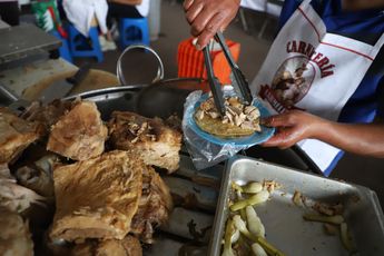 Los tacos de maciza son uno de los más consumidos durante la Feria de las Carnitas en San Francisco Totimehuacan / Agencia Es Imagen