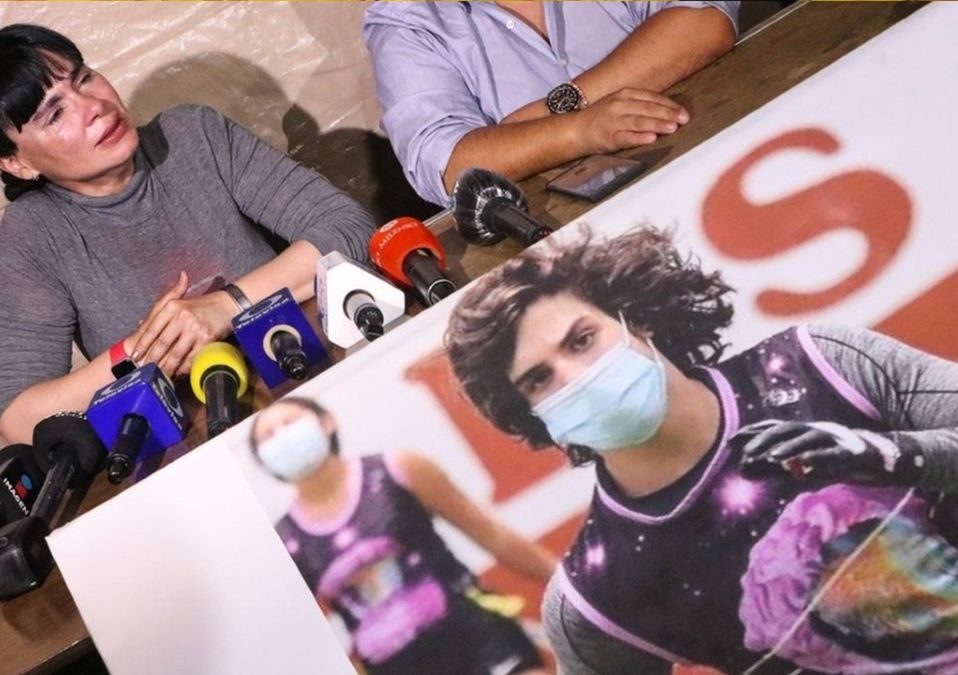 La madre de Hugo Carbajal pide canchas de futbol en su honor / Cuartoscuro.