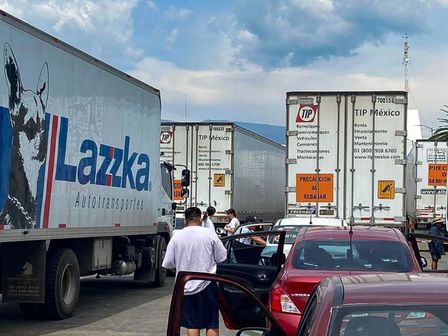 Tráfico en la autopista México-Puebla desde SAN MARCOS HUIXTOCO, Edomex / Cuartoscuro