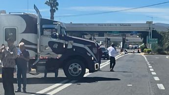 Transportistas cierran de forma intermitente la Cuacnopalan-Oaxaca por paro nacional de HAMOTAC