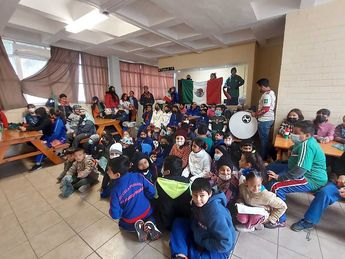 ESTUDIANTES APOYAN A LA SELECCIÓN MEXICANA