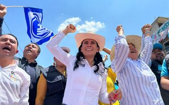 Alejandra Del Moral se compromete con empresarios y tianguistas / Mario C. Rodríguez