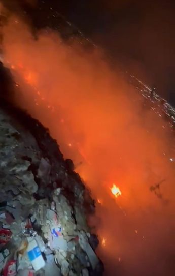 El incendio de grandes dimensiones fue atendido por elementos de Bomberos y Protección Civil. | Leyda Estrada