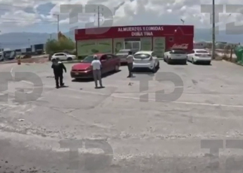 El oficial de Tránsito recibió atención médica tras resultar lesionado durante una intervención en el norte de Saltillo.