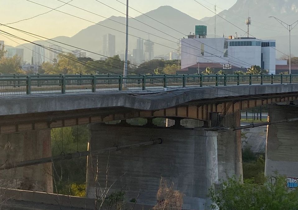 Daños en Puente Miravalle. / Cynthia Pardo