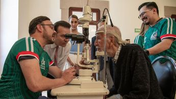 Más de 210 personas recuperan la visión y su calidad de vida tras las jornadas de cirugías gratuitas de cataratas en Durango.