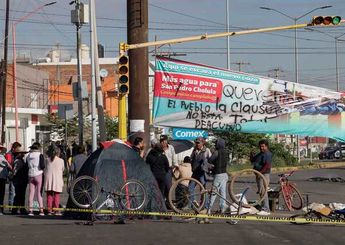 Habitantes de San Matías Cocoyotla bloquean la carretera a Huejotzingo / Agencia Enfoque
