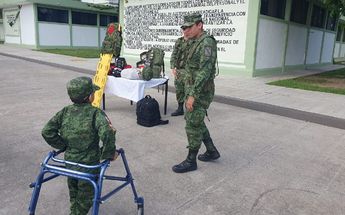 Arturo Zepeda en la XV Zona Militar / Especial