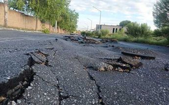 Reportan daños en la vialidad tras fuertes lluvias en Saltillo. | Maru Alvarado