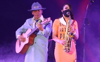 Elena Ríos con la Maldita Vecindad en la Ciudad de México / Ariel Ojeda