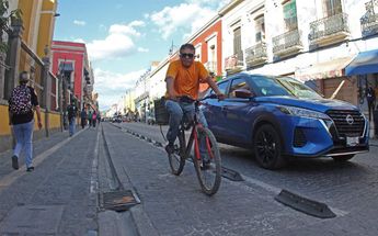 Algunas calles en el Centro Histórico de Puebla cuentan con ciclovías / Melanie Torres