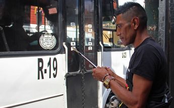 'Pipo', checador de transporte público | Melanie Torres